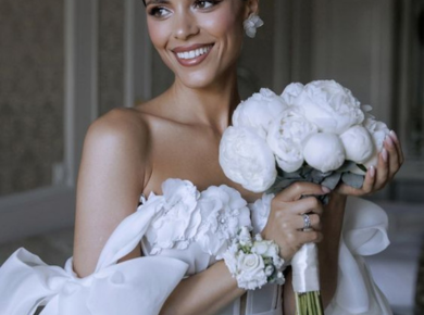 Вибір прикрас до весільної сукні