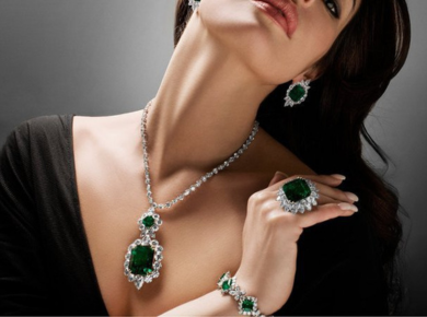 Який колір каменів підходить карооким, зеленооким і блакитнооким дівчатам?