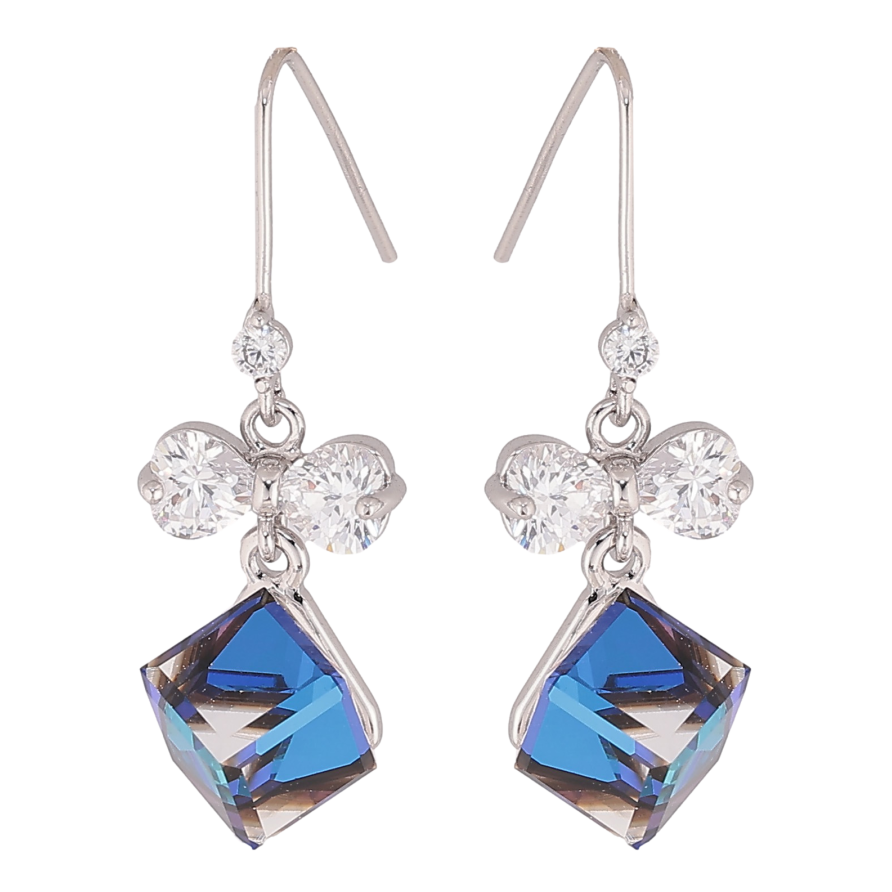 Серьги Xuping цвет Родий с кристаллами Swarovski французский замок "Кристальные кубики Bermuda Blue с бантами" фото №1 Серьги Xuping цвет Родий с кристаллами Swarovski французский замок "Кристальные кубики Bermuda Blue с бантами" фото №1