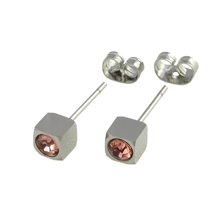 Серьги Xuping TTM Stainless Steel цвет Родий пусеты Кубики с розовыми фианитами 5х5мм фото №19