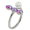 Кольцо Xuping цвет Родий с кр-ми Swarovski Три кристалла Light Siam Shimmer с жемчужиной фото №2