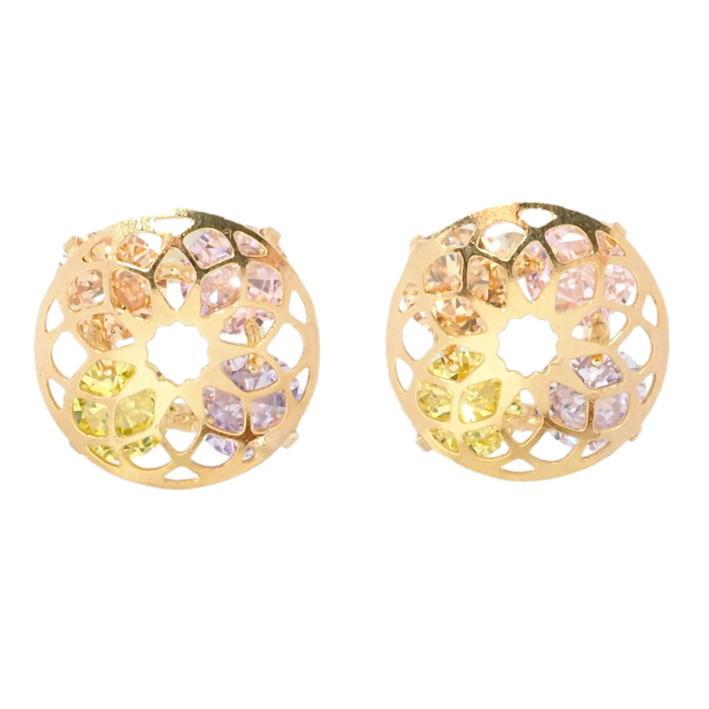 Сережки Xuping Позолота 18K пусети Чотири кольорові кристали в різьбленій круглій накладці ø 13мм фото №1 Сережки Xuping Позолота 18K пусети Чотири кольорові кристали в різьбленій круглій накладці ø 13мм фото №1