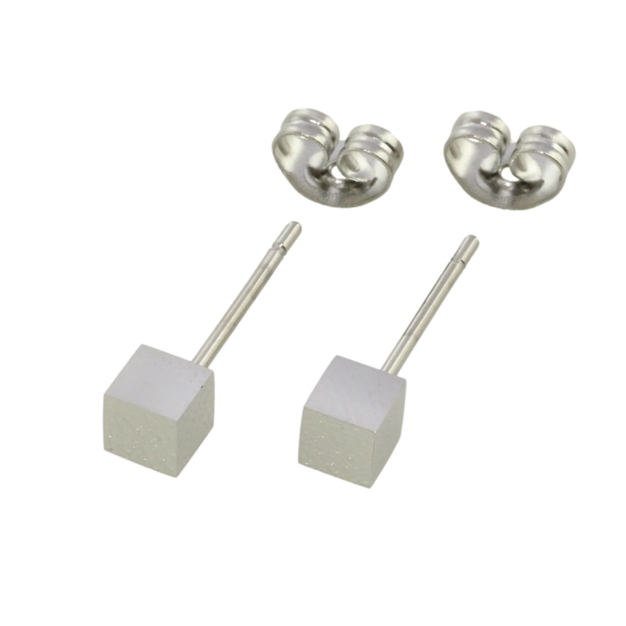 Серьги Xuping TTM Stainless Steel цвет Родий пусеты Кубики 4х4мм фото №1