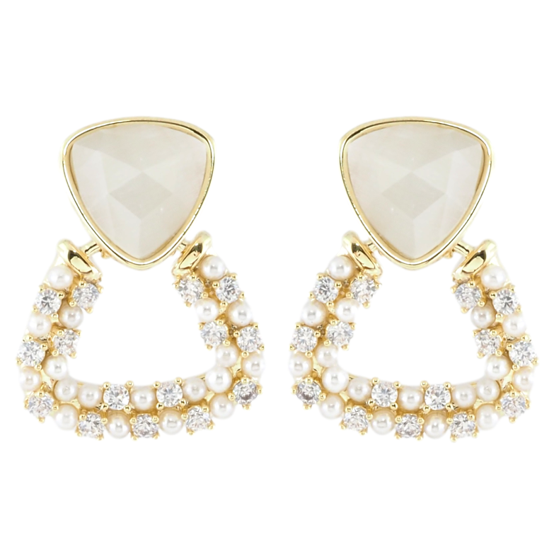 Сережки Xuping JEAN GOUJON Позолота 14K пусети «Трикутні підвіски з цирконієм і перлинками» фото №1