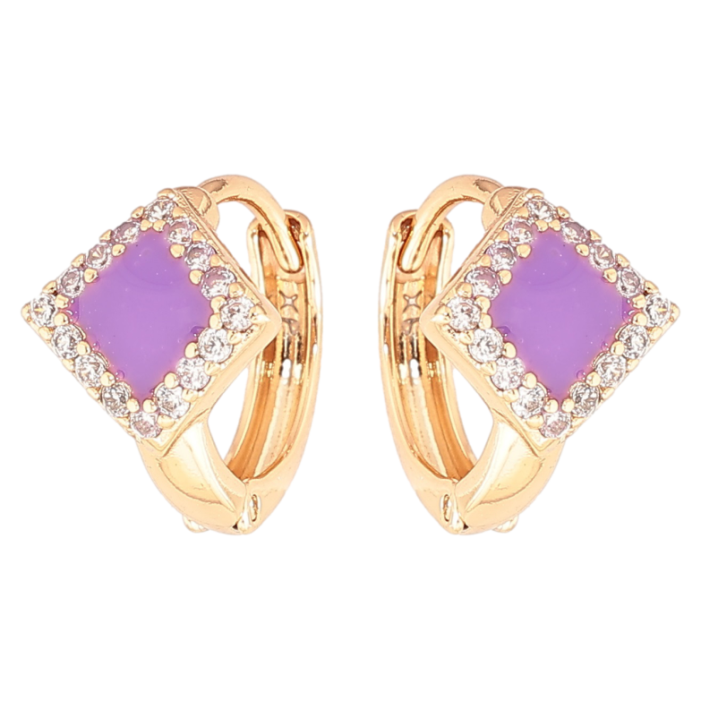 Серьги Xuping Позолота 18K колечки Сиреневые эмалевые ромбы в обрамлении циркония фото №1 Серьги Xuping Позолота 18K колечки Сиреневые эмалевые ромбы в обрамлении циркония фото №1