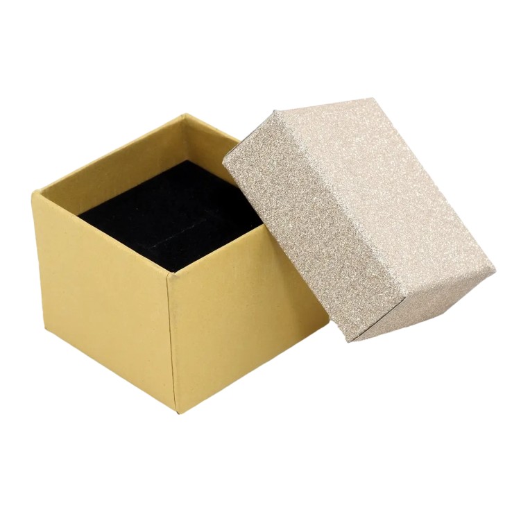 УЦІНКА! Подарункова коробка Під каблучку Розмір 5х5см h= 4см (тріщини на дні) фото №16 УЦІНКА! Подарункова коробка Під каблучку Розмір 5х5см h= 4см (тріщини на дні) фото №16