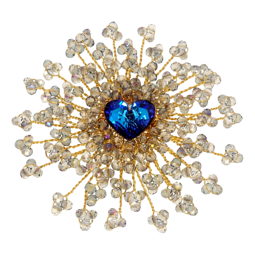 Брошка Xuping Позолота 18K Пишна квітка з синім серцем і сірими намистинами фото №1 Брошка Xuping Позолота 18K Пишна квітка з синім серцем і сірими намистинами фото №1